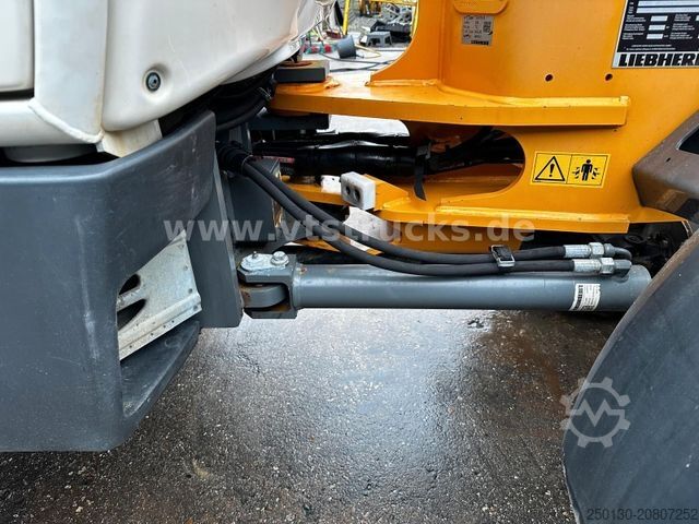 Radlader LIEBHERR L506C Schaufel/Palettengabel