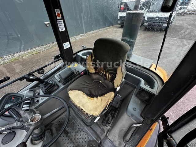 Radlader VOLVO L25B-P Palettengabel&Schaufel