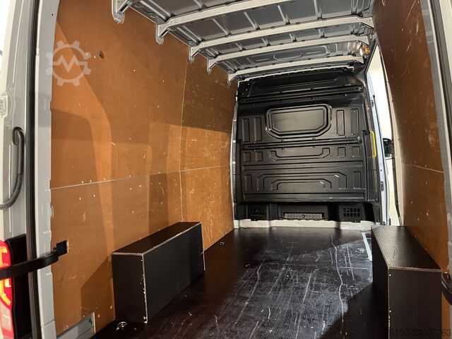 Panel van Volkswagen Crafter 35 2.0 TDI L3H3 140 PK Automaat / Euro ...