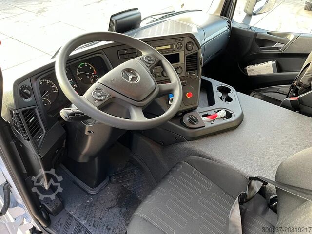 Plane Mercedes-Benz Arocs 3340 A 6x6 Cargo Truck