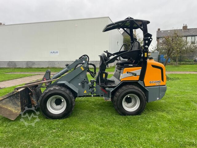 Giant  G2500HD Xtra kniklader shovel Giant G2500HD Xtra kniklader shovel