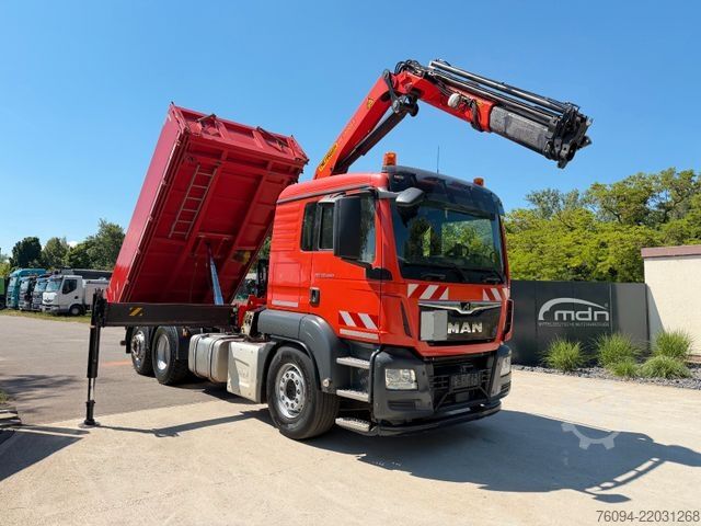 Three-sided tipper truck MAN TGS 26.420 6x2 Kipper KRAN Greifer lift/lenk AHK