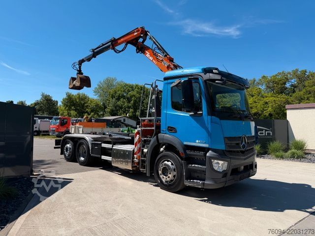 Tipper truck MERCEDES-BENZ Antos 2533 Abrollkipper KRAN FUNK lift/lenk