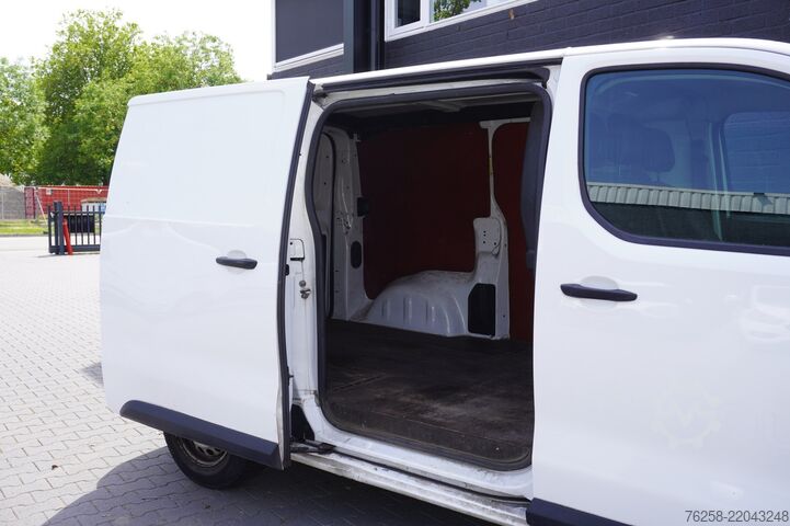 Delivery van Peugeot Expert 1.5 BlueHDI L2 EURO 6 - Airco - Cruise -...