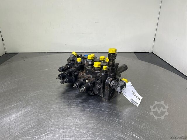 Hitachi ZW150PL-563E7-32091-Valve/Ventile/Ventiel Hitachi ZW150PL-563E7-32091-Valve/Ventile/Ventiel