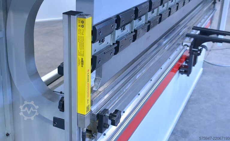 40 t x 1550 mm NC hydraulische Abkantpresse CRONOSSTECH HPB NC 40-1550