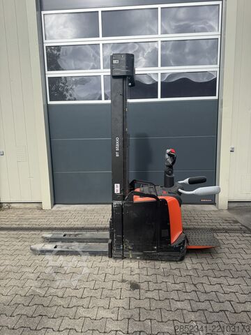 Manual stacker Toyota SPE140L mit Initialhub