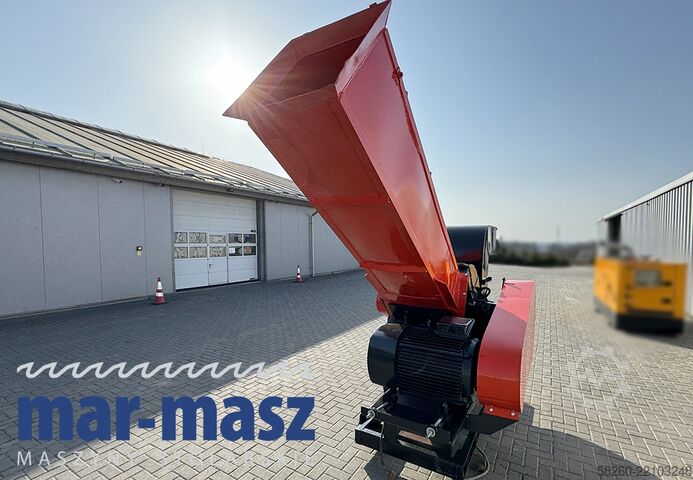 Drum chipper/shredder with 4 knives  