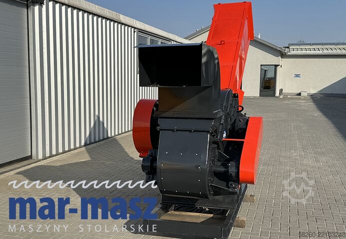 Drum chipper/shredder with 4 knives  