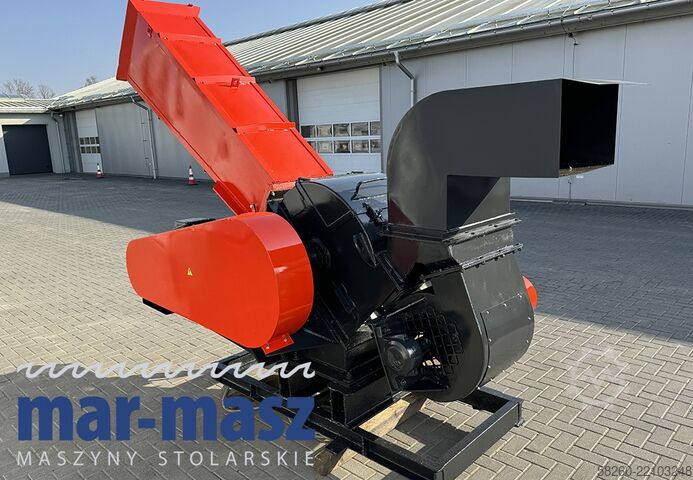 Drum chipper/shredder with 4 knives  
