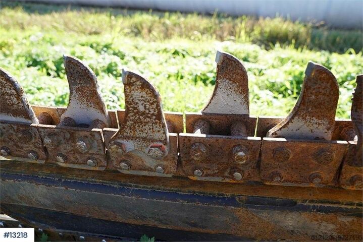 Construction equipment Digga BFT2 Chain digger w/ Combi attachment.
