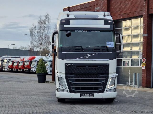 Standard-SZM Volvo FH 13.460 Globettrotter 4x2 - I parkcool - 2x t...