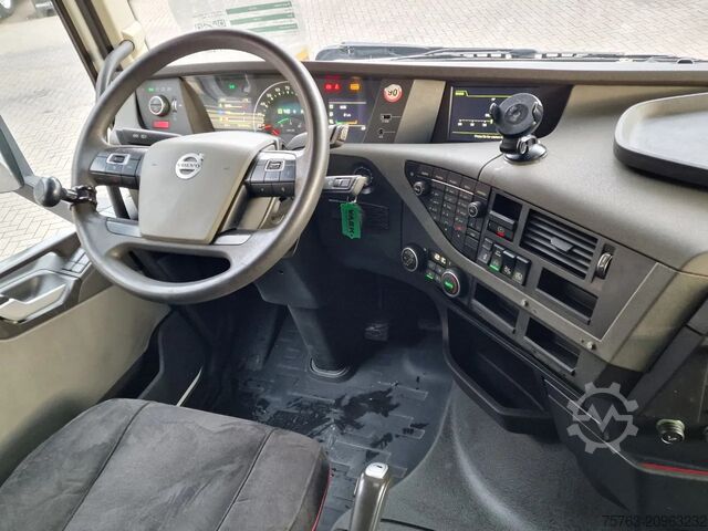 Standard-SZM Volvo FH 13.460 Globettrotter 4x2 - I parkcool - 2x t...
