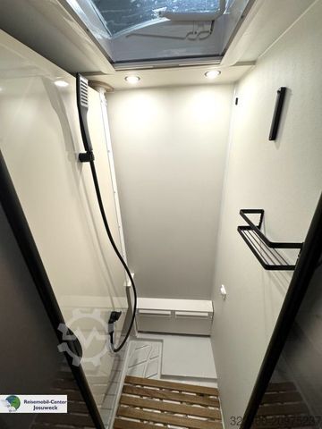 Semi-integrated camper EURAMOBIL Xtura 686 EF Timberline Dieselheizung