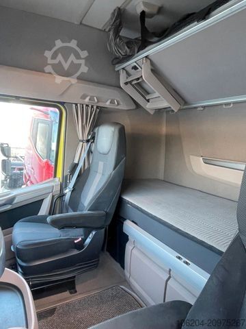 Standard tractor unit DAF XG 530 4x2