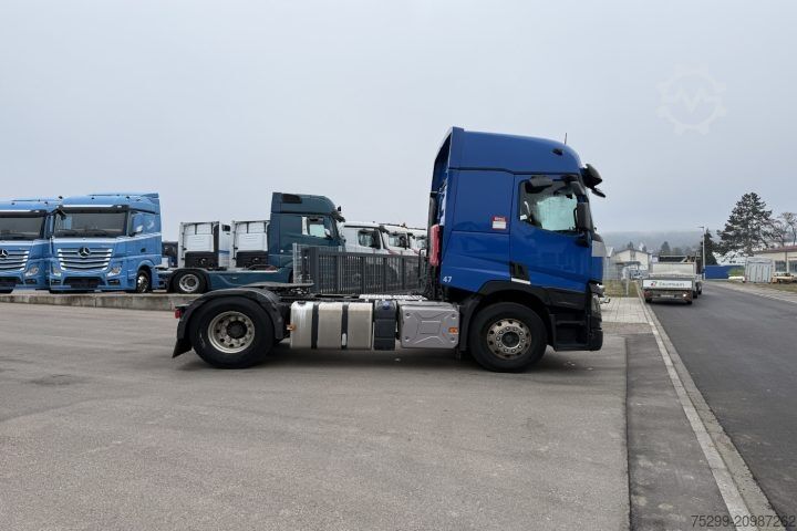 Standard tractor unit Renault T430 4x2 / Swiss-Vehicle