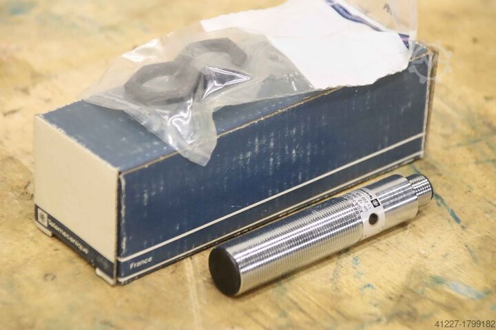 Inductive sensor Telemecanique XSA-H05313D