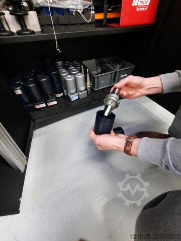 Vertikales Bearbeitungszentrum LEADWELL Mill V-32AF