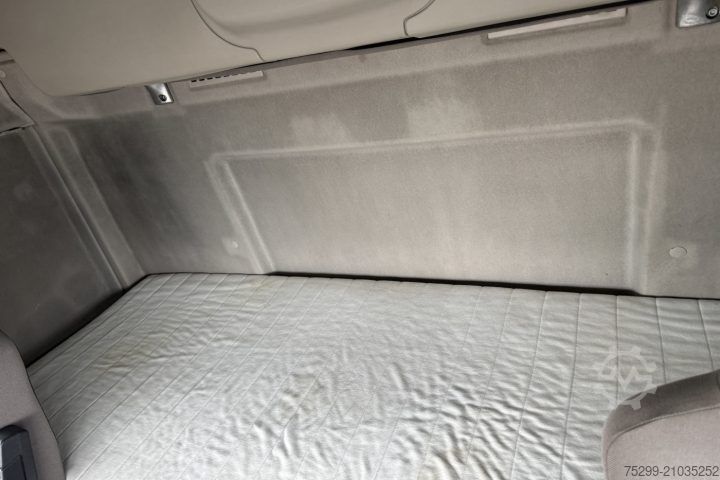 LKW mit Kofferaufbau Iveco 190S42 Stralis 4x2 Koffer/HB / Swiss-Vehicle