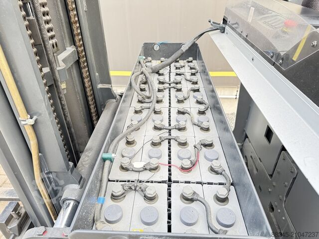 VS-22615 Triplex Außen-Reachtruck Still FM-X17SE STILL FM-X17SE