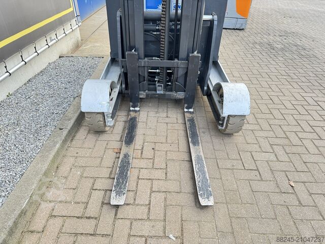 VS-22615 Triplex Außen-Reachtruck Still FM-X17SE STILL FM-X17SE