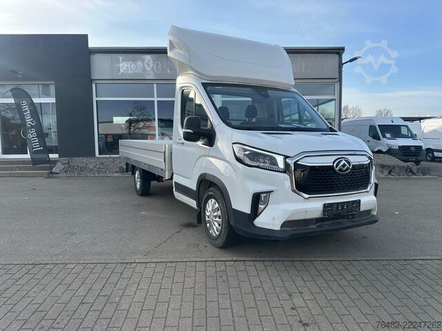 Curtain sider van MAXUS eDELIVER 9 PRITSCHE - CHASSIS CAB L3/SHZ/LED/LEI