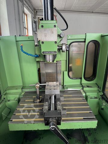 Universal-Bearbeitungszentrum Deckel Maho FP2A