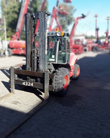 Rough terrain forklift Ausa C 300 H X4