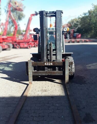 Rough terrain forklift Ausa C 300 H X4