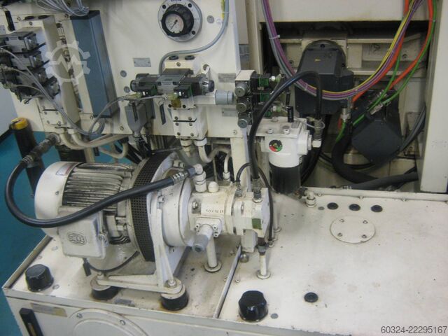 CNC - Zahnrad-Abwälzfräsmaschine PFAUTER PE 150