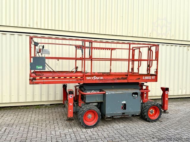 Arbeitsbühne Skyjack SJ6832RT 4x4 Diesel, 11.8 Meter, 1.356 H