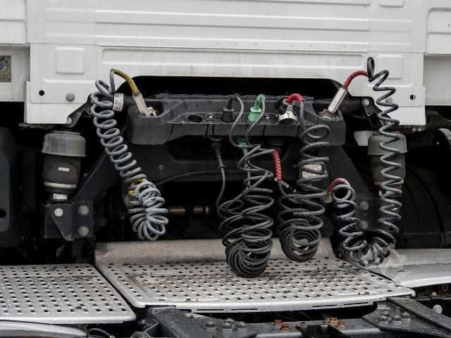 Standard SZM DAF XG 480 FT + INTARDER + 2x TANK + FULL SPOILER