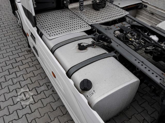 Standard SZM DAF XG 480 FT + INTARDER + 2x TANK + FULL SPOILER