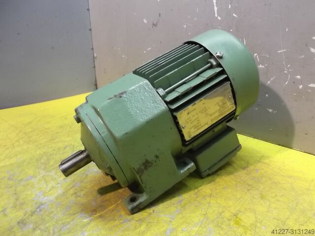 Geared motor 0.55 kW 177 rpm SEW Eurodrive R32DT71D2