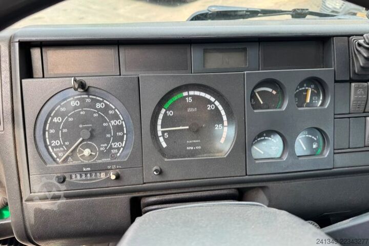 Roll-off tipper truck IVECO Trakker 440 8x4 UT