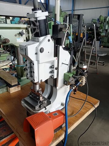 Pneumatic assembly press SCHMIDT -- 28 kN