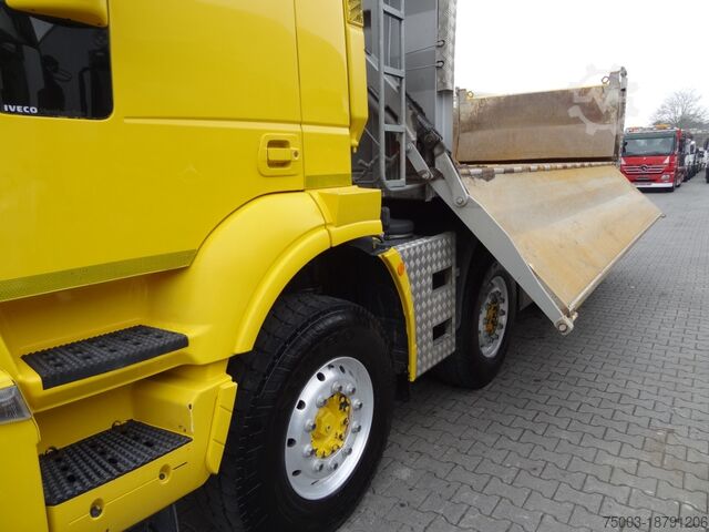 Tipper truck Iveco Trakker 450 8X4 Meiller