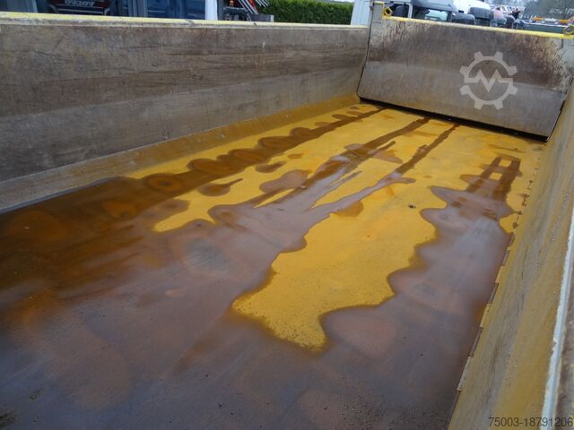 Tipper truck Iveco Trakker 450 8X4 Meiller