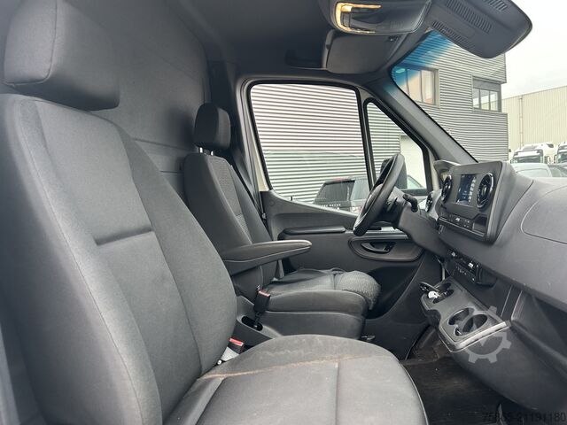 Closed box Mercedes-Benz Sprinter 317 1.9 CDI Euro 6 E / 143 dkm / Box /...