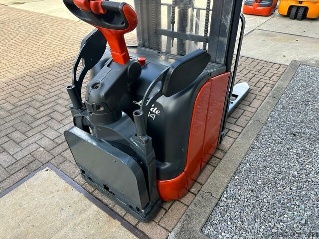 VS-22410 Electric triplex stacker Linde l14 4266mm initial lift LINDE L14