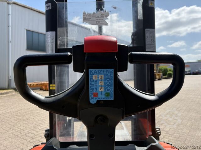 High Lift stacker Toyota SWE 200 D