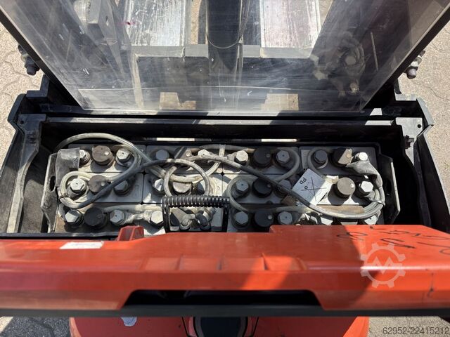 High Lift stacker Toyota SWE 200 D