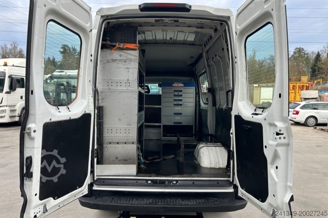 Van IVECO 35C18V Daily Servicewagen Sortimo