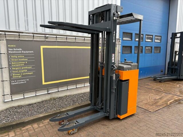 Elektrischer Niederhubstapler Still mit Initialhub STILL SV16
