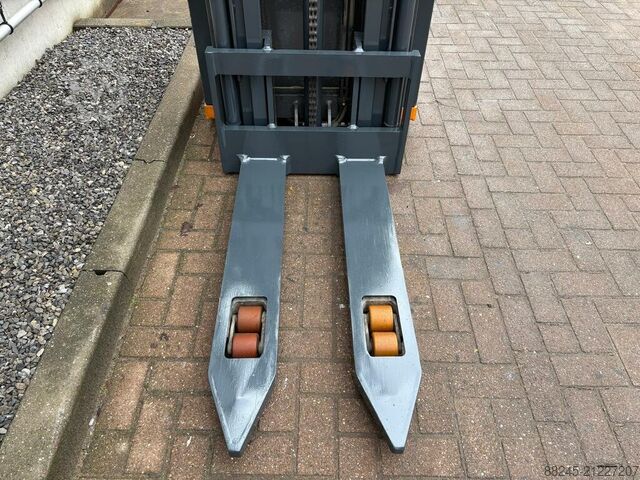 Elektrischer Niederhubstapler Still mit Initialhub STILL SV16