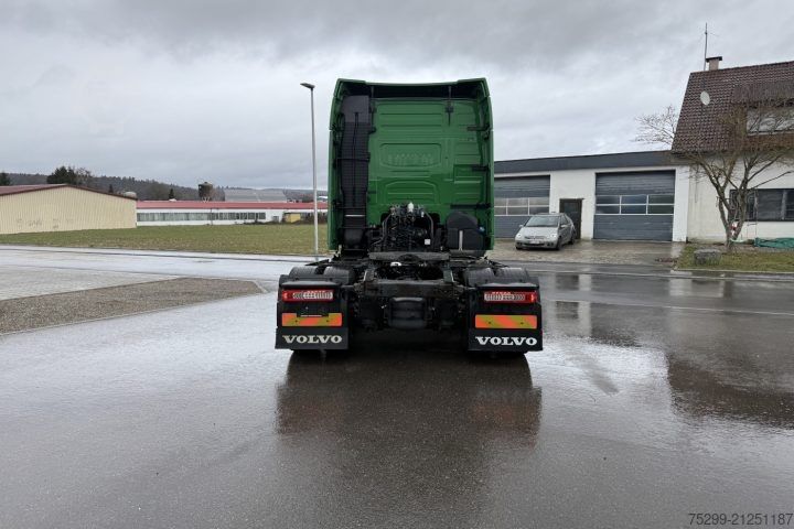Standard tractor unit Volvo FH-460 4x2T Retarder / Swiss-Vehicle