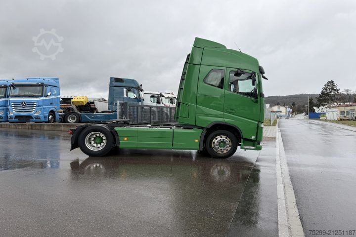 Standard tractor unit Volvo FH-460 4x2T Retarder / Swiss-Vehicle