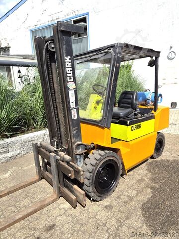 CLARK forklift GPM 30L load capacity 3000 CLARK GPM 30L