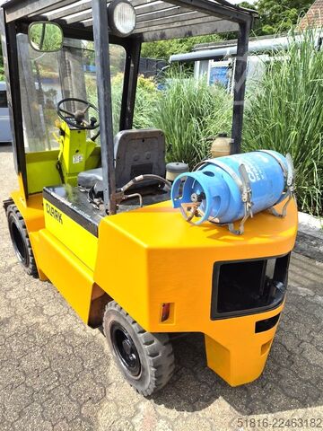 CLARK forklift GPM 30L load capacity 3000 CLARK GPM 30L