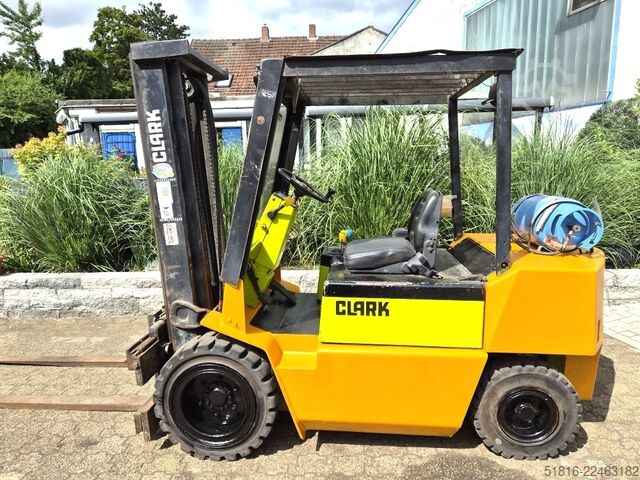 CLARK forklift GPM 30L load capacity 3000 CLARK GPM 30L
